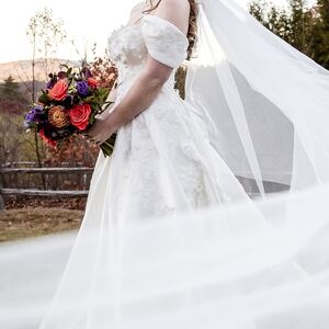 Elegant White Wedding Dress